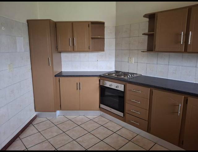 2 BEDROOM APARTMENT FOR SALE IN VANDERBIJLPARK CE 3